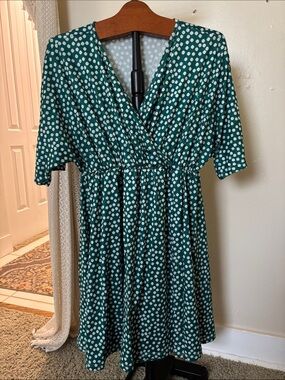 Green Floral Women’s Dress Maternity Nursing Size Medium